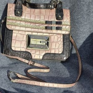 GUESS Vintage Bling Bow Pink Beige Black  Faux Snake Croc Gator Handbag Satchel